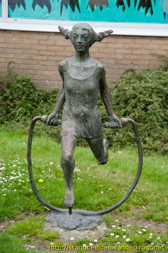 Zwijndrecht -  Springend meisje