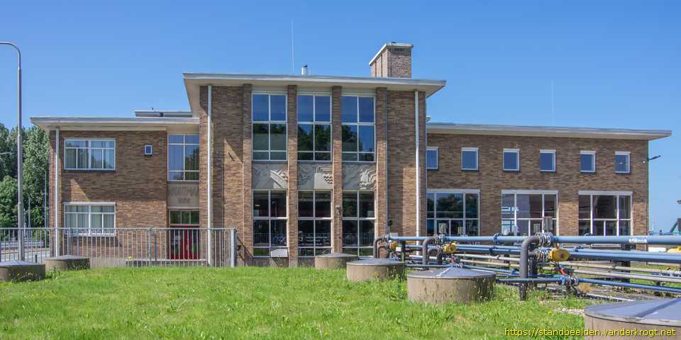 Lelystad - Gevelreliëf Polder-Dijk-Zee