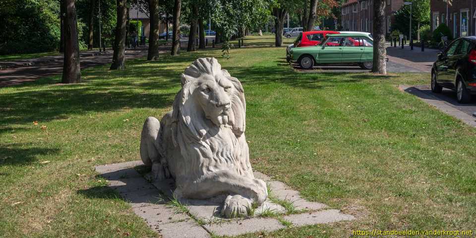 Emmeloord - Twee Leeuwen