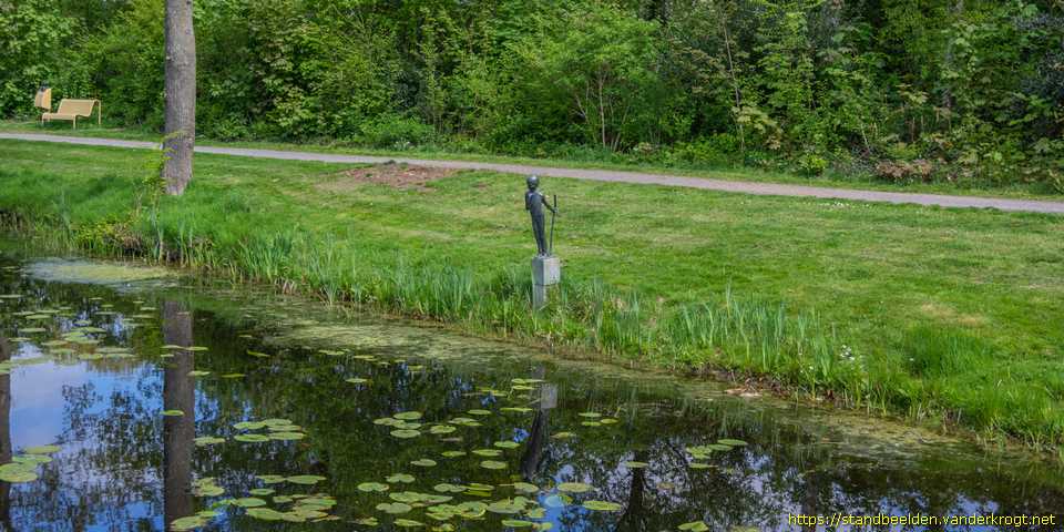 Heerenveen - Jongetje turend in het water