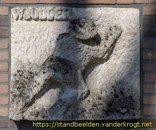Drachten - Reliëfs met landbouwberoepen