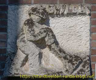 Drachten - Reliëfs met landbouwberoepen