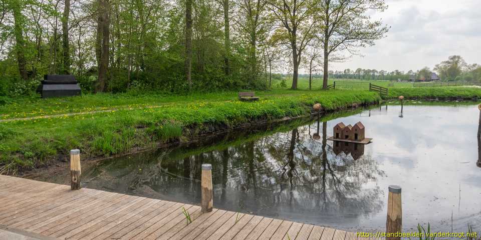 Nijega - Drie huizen