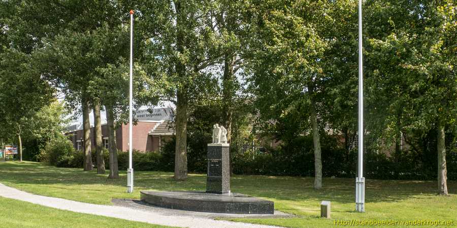 Bolsward - Sta stil en gedenkt hen die vielen