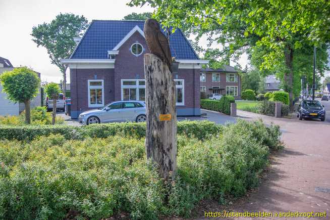 Garderen - Houten dierenbeelden