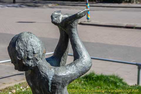 Velddriel - Meisje met vogel