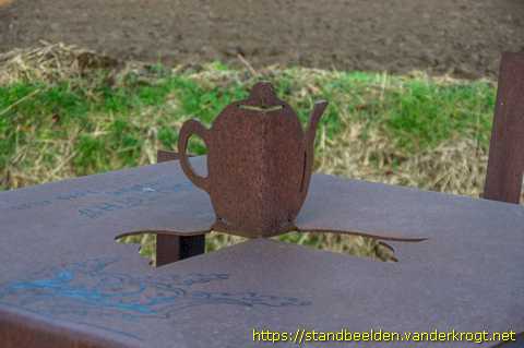 Oud-Zevenaar - Tafels en stoelen