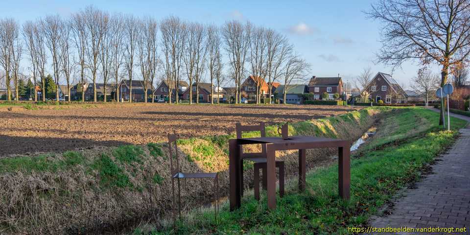 Oud-Zevenaar - Tafels en stoelen