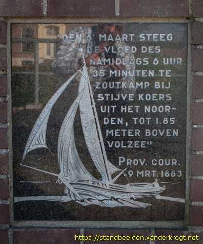 Zoutkamp - Gedenkbank 100 jaar Hulp in Nood