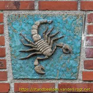 Groningen - Portiekdecoratie Tekens van de Dierenriem Lauwersstraat