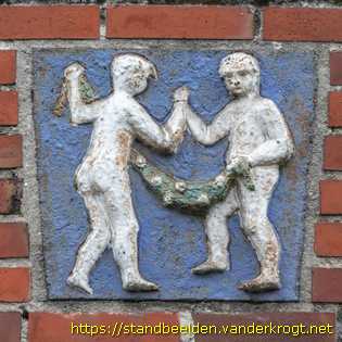 Groningen - Portiekdecoratie Tekens van de Dierenriem Lauwersstraat