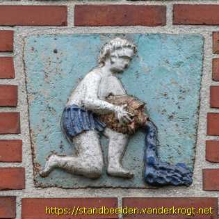 Groningen - Portiekdecoratie Tekens van de Dierenriem Amstelstraat