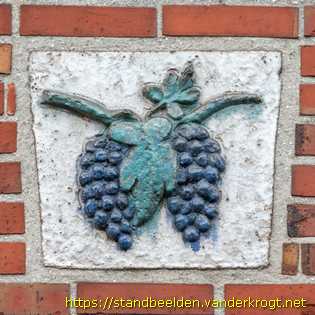 Groningen - Portiekdecoratie Tekens van de Dierenriem Amstelstraat