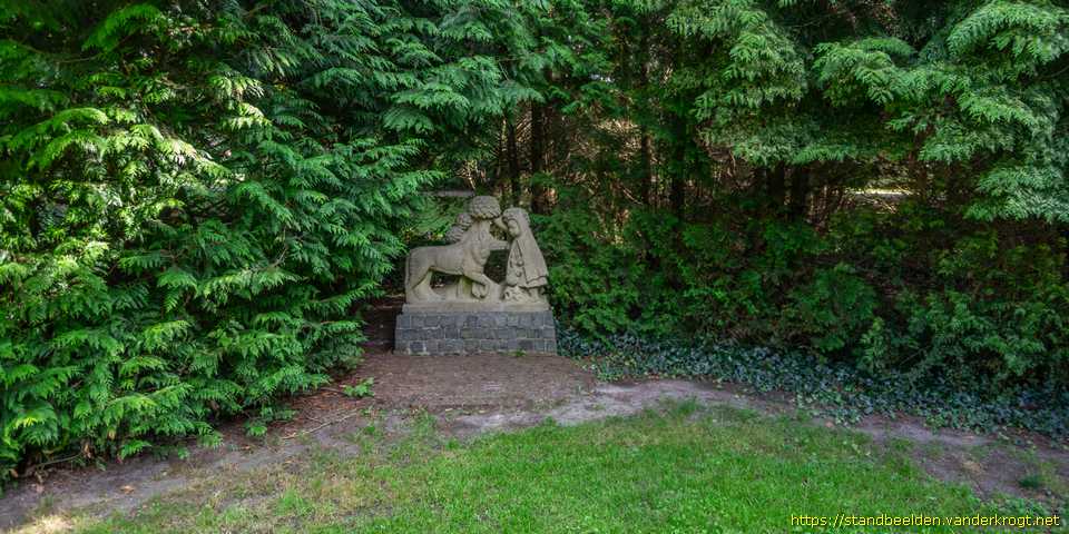 Stadskanaal - Roodkapje en de wolf