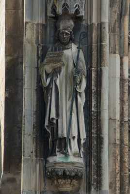 Maastricht - Heiligenbeelden portaal Sint Servaasbasiliek