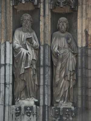 Maastricht - Heiligenbeelden portaal Sint Servaasbasiliek