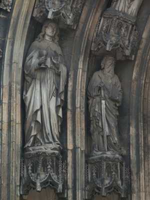 Maastricht - Heiligenbeelden portaal Sint Servaasbasiliek