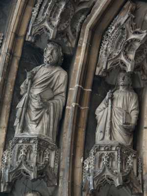 Maastricht - Heiligenbeelden portaal Sint Servaasbasiliek