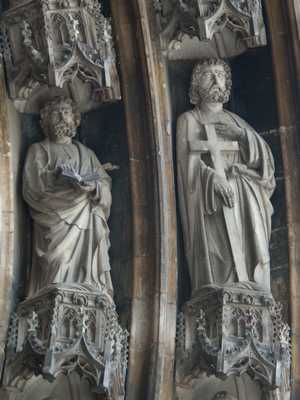 Maastricht - Heiligenbeelden portaal Sint Servaasbasiliek