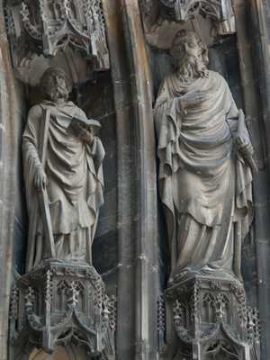 Maastricht - Heiligenbeelden portaal Sint Servaasbasiliek
