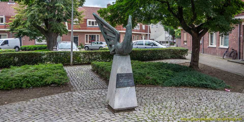 Maastricht - Opvliegende vogel