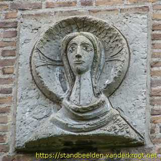 Meerssen - Gevelsculpturen Sint Jozef Arbeider