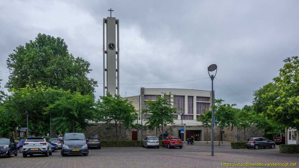 Bunde - Sint Agnes met lam - Bevrijdingsmonument