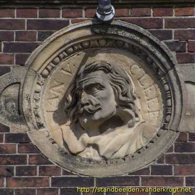 Venlo - Portretreliëfs beroemde Venlonaren (Stadhuis)