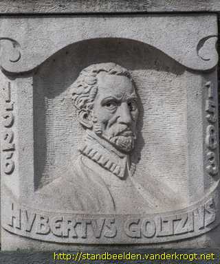 Venlo - Portretreliëfs beroemde Venlonaren (Postkantoor)