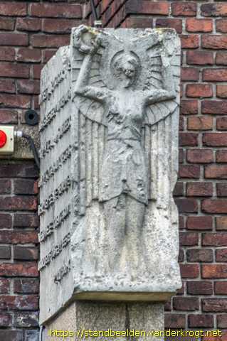 Breda - Engel (<i>of</i> Sint Barbara) en voorstellingen met drinkwater