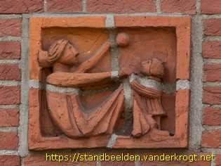 Gemert - Reliëfs Wit-Gele-Kruis