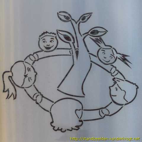 Langenboom - Kinderen om een boom