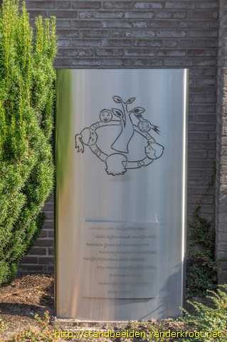 Langenboom - Kinderen om een boom