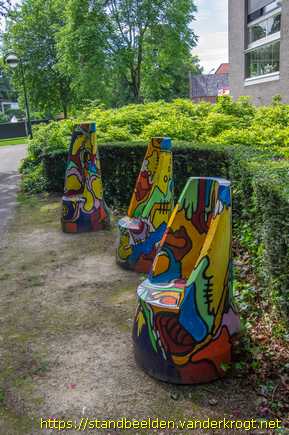 Oosterhout - Betonkunst - Bankjes
