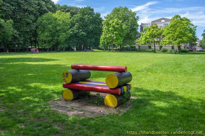 Oosterhout - Betonkunst - Bankjes