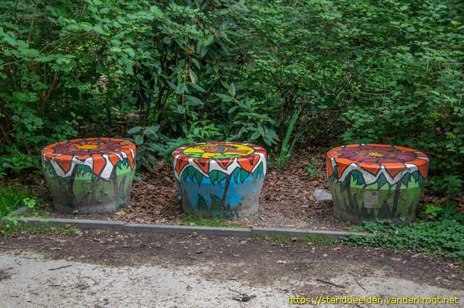 Oosterhout - Betonkunst - Bankjes