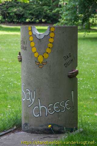Oosterhout - Betonkunst - Say Cheese