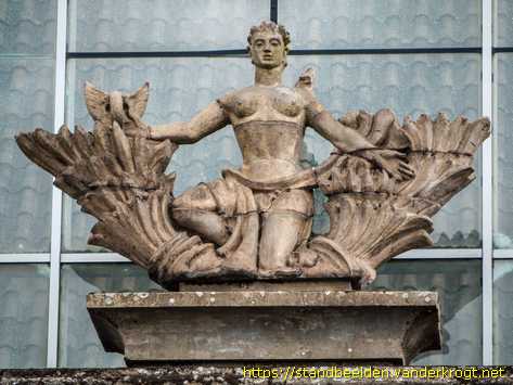 Roosendaal - Allegorie op de spoorwegen en de welvaart