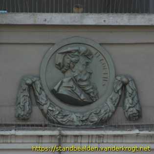 Amsterdam - Portretmedaillons gebouw Arti et Amicitiae