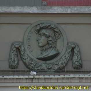 Amsterdam - Portretmedaillons gebouw Arti et Amicitiae