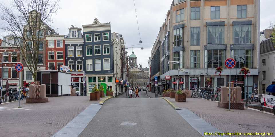 Amsterdam - Wandelend naar de Nieuwmarkt
