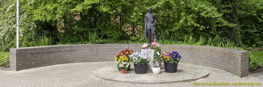 Amsterdam - Monument voor het Ondergedoken Kind en Beschermer