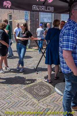 Enkhuizen - Kroningsdeksels Willem-Alexander en Máxima