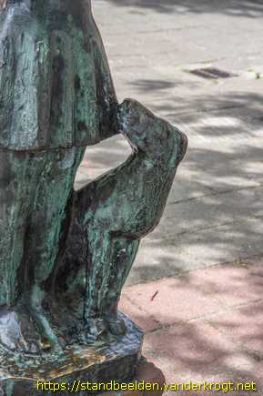 Haarlem - Vriendschap (Meisje met kat en hond)