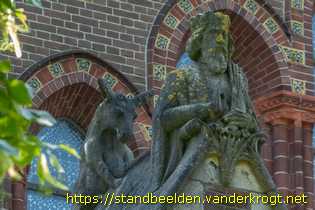 Haarlem - Beelden aan de KoepelKathedraal