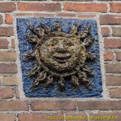 Haarlem - Reliëf Touwspringend meisje
