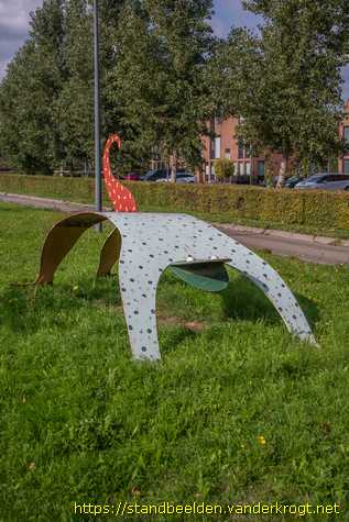 Nieuw-Vennep - Speelobjecten, vier figuren en vier dieren