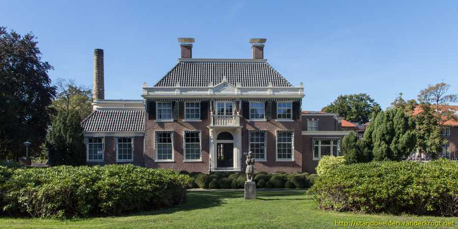 Heemstede - Kind met lam en kat