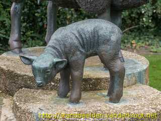 Oosterend - Schaap met twee lammeren