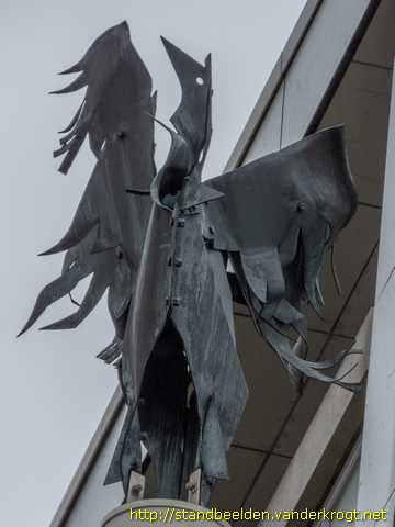 Almelo - Boegbeelden: twee vogels